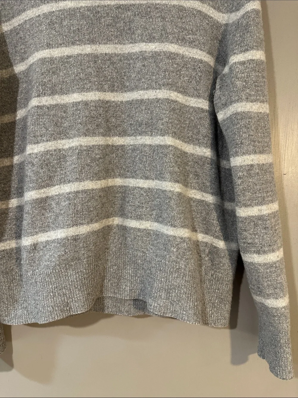 Banana Republic Gray Striped Merino Wool Blend Sweater Size Large Lightweigt